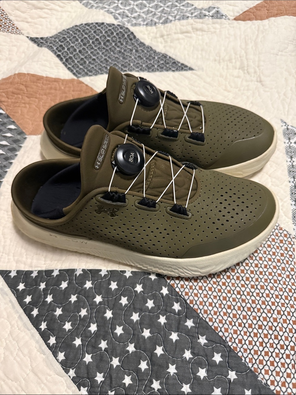 Men’s Under Armour Slip Speed - Picture 2 of 3